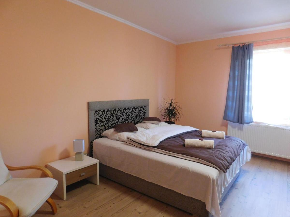 Lovas Vendeghaz Apartment Obanya Exterior photo